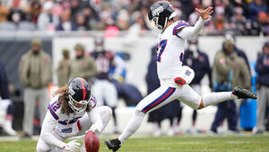 선수 헛발질에 웃다가 발작&hellip;"뇌에서 발견" CT 충격