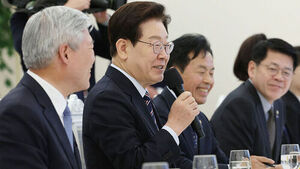 대통령 오찬서 비교섭단체 의원들, 평택특별법&middot;장특공 개편 등 요청