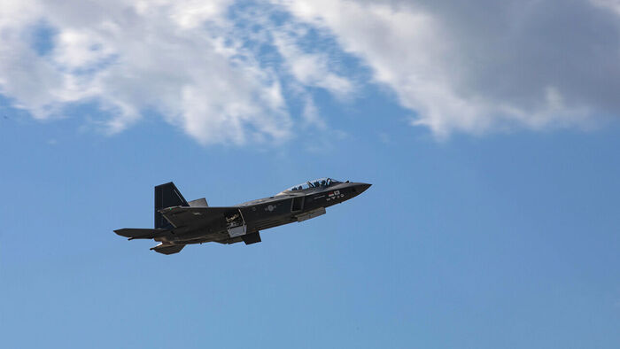 지난 2023년 서울 아덱스 개막 축하 비행을 하는 KF-21 시제기