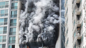 "빨래 널다 '쾅', 사람 추락해 철렁"&hellip;화마에 부부 참변