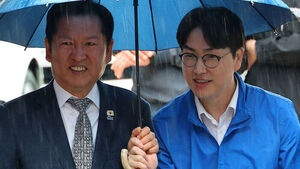정청래&middot;하정우, '오빠' 발언 논란에 나란히 사과&hellip;"아이와 부모에 송구&middot;사과"