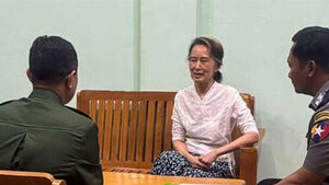 "왕이 중국 외교부장, 지난달 미얀마서 아웅산 수치 만났다"