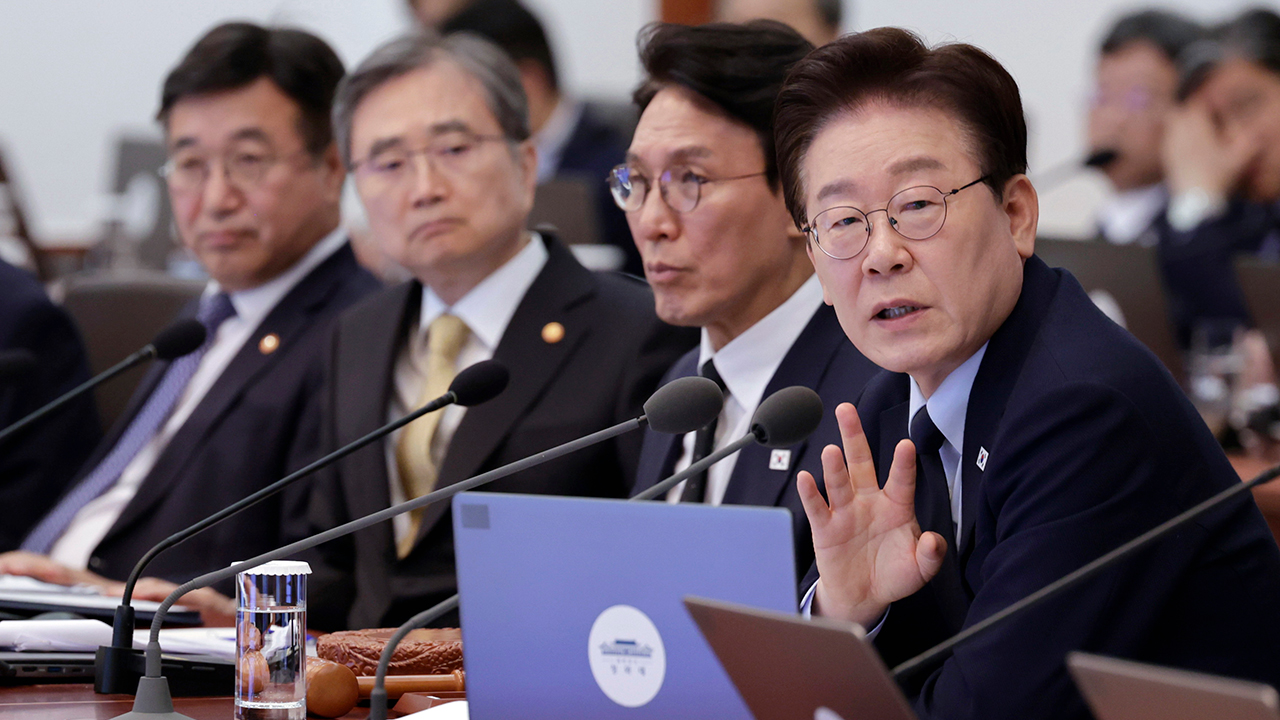 국무회의서 <!HS>호르무즈<!HE> 동향 보고받은 이 대통령…구체적 언급 자제