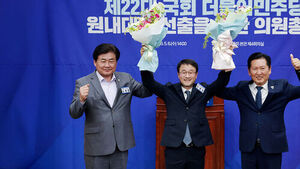 재선출되자 "특검법, 지선 이후에"&hellip;"천인공노할 흉계"