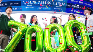 사상 첫 7,000 돌파&hellip;반도체가 이끈 '초고속 랠리'