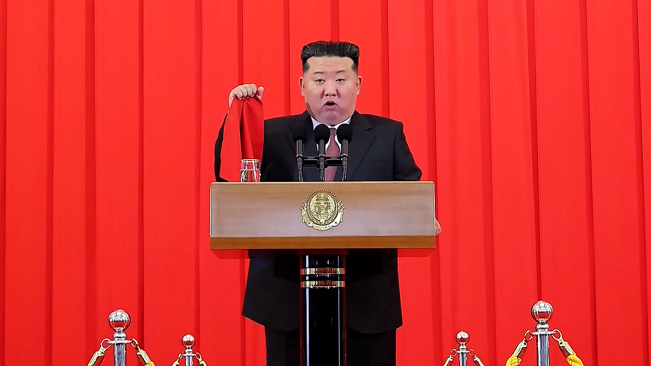 '통일' 지우고 '두 국가' 명문화…북 개정 헌법 봤더니