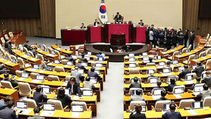 개헌안 본회의 투표 불발&hellip;'표결 불참' 놓고 설전