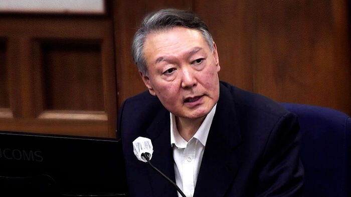 윤, 첫 재판부터 '법관 기피'…줄줄이 지연 전략?