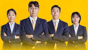 여자농구 KB, 통합 우승 이끈 김완수 감독과 3년 재계약