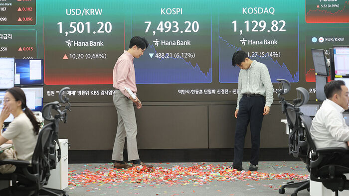'8천피' 찍고 6%대 급락&hellip;투자 심리 위축시킨 요인들