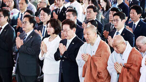 여야 지도부 '부처님 오신 날' 사찰로&hellip;'불심 공략'