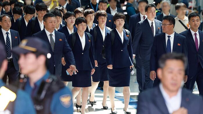 2025-2026시즌 아시아축구연맹 여자 챔피언스리그 결승전에서 승리한 내고향여자축구단 선수들이 24일 인천국제공항을 통해 출국하고 있다. (사진=연합뉴스)
