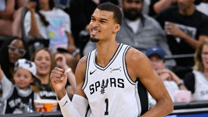 웸반야마, 하프라인 버저비터&hellip;NBA 서부 결승 2대2 원점