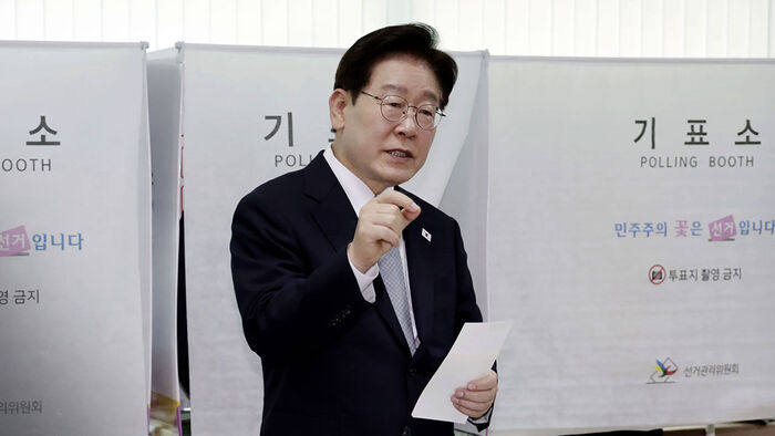 이 대통령 부부 사전투표