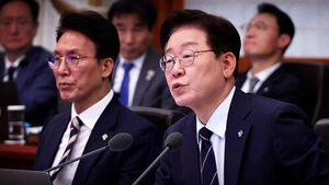 "검찰, 잘못하면 사과&middot;취소해야"&hellip;"공소취소 시동"