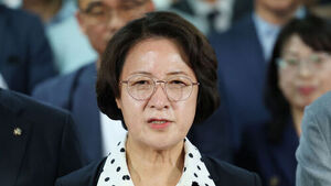 '추다르크' 추미애, 유리천장 깼다&hellip;첫 여성 광역단체장 탄생