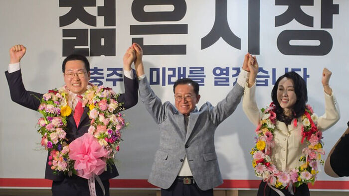Chungju Mayor-elect Lee Dong-seok (Photo: Provided by reader, Yonhap News)