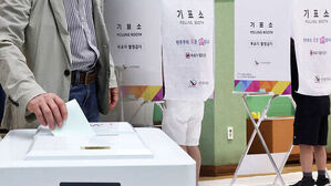 투표지 부족에 '번호표'&hellip;"반장선거도 이렇진 않아"