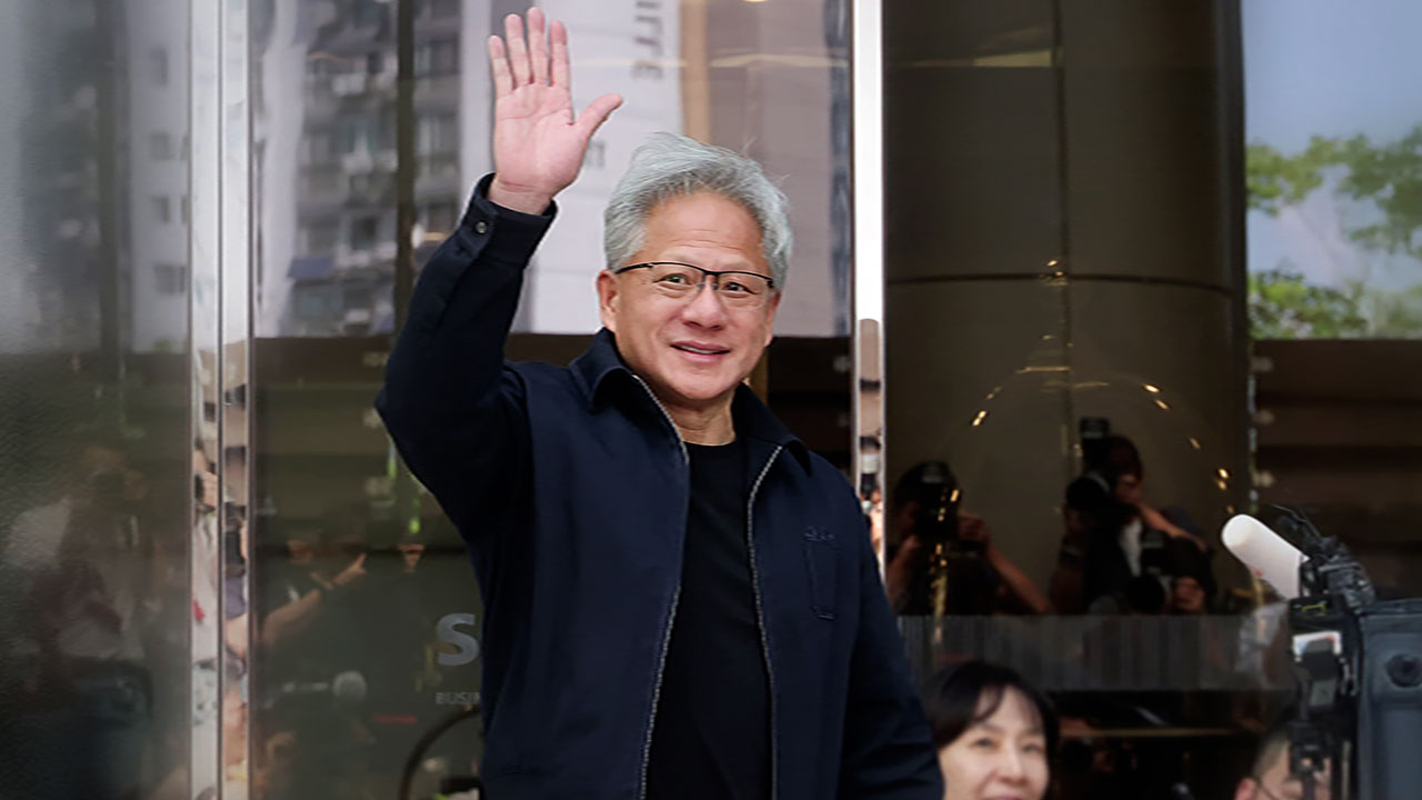 등번호 93번 달고 잠실벌 마운드 '우뚝'…예능까지 접수한 젠슨 황
