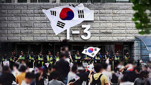 "참정권 침해 규탄" 나흘째&hellip;참가자들 사이 마찰도