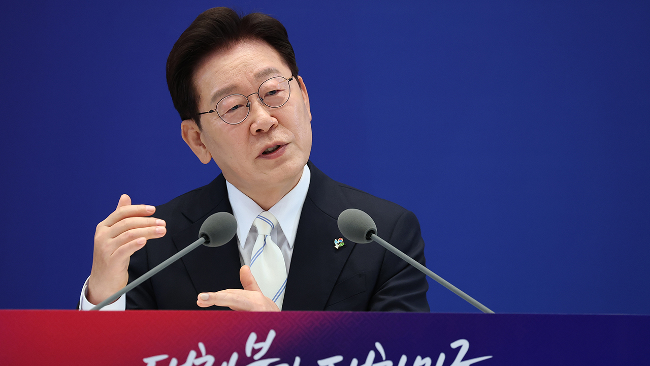 이 대통령 "삼전 등 초과이윤 논쟁 신중해야…국제적 논의 필요"