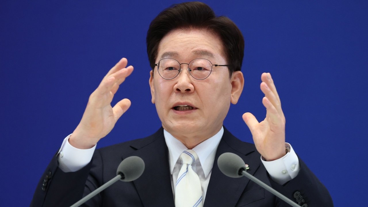 [속보] 이 대통령 "전세, 사라져가지 않겠나…대폭등 아닌 정상화 과정"
