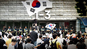 잠실 개표소 시위서 불법촬영&hellip;경찰, 남성 체포