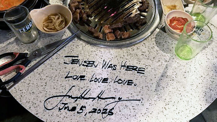 젠슨 황 다녀가자 "문화재급 식탁"&hellip;사진 화제