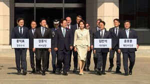 [여담야담] 정청래 빠지고 김민석 나온 이 대통령 출국장&hellip;8월 전대 '이심김심?'