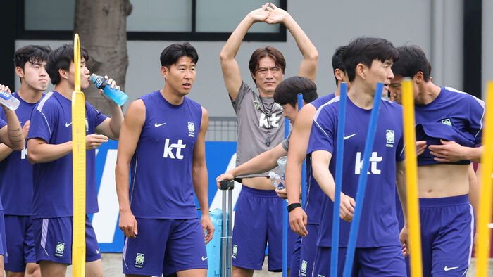 Hong Myung-bo’s Squad Focuses on Set-Piece Training Behind Closed Doors Two Days Before Czech Match