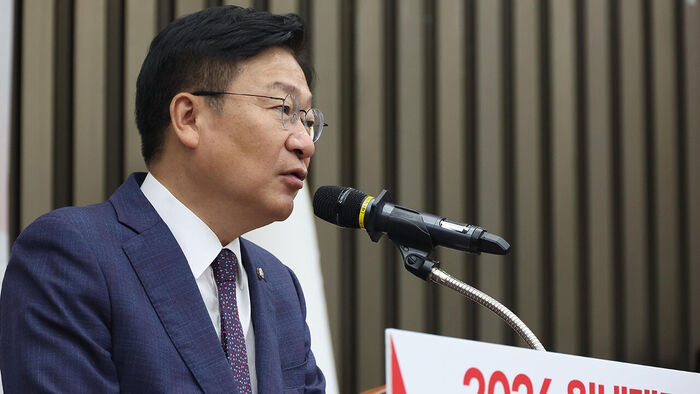 10일 국회에서 열린 국민의힘 원내대표 선출 의원총회에서 신임 원내대표로 당선된 정점식 의원이 인사말을 하고 있다 (사진=공동취재, 연합뉴스)