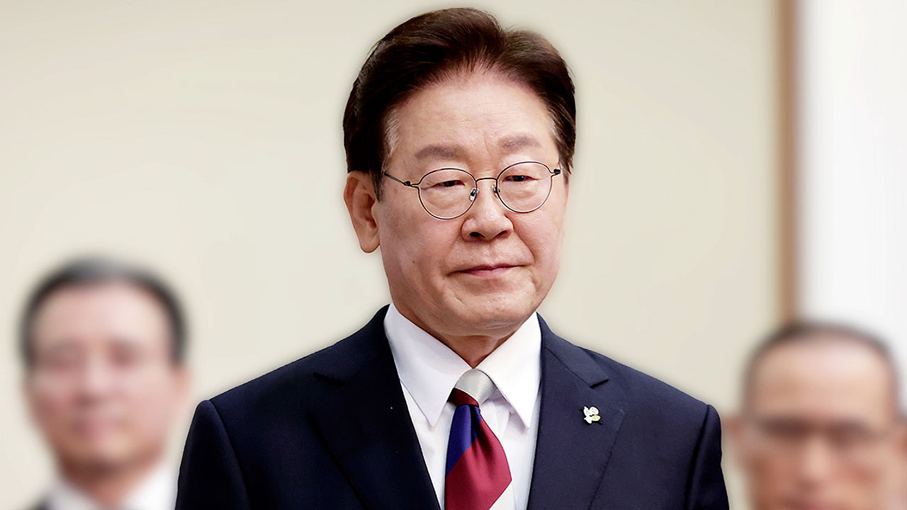 이 대통령 "패가망신하는 주가조작 그만…정론직필로 돌아가야"