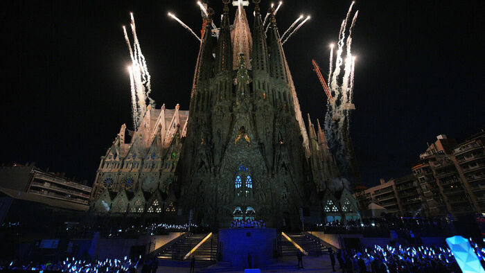 Pope Blesses Sagrada Familia's Central Tower: "We Cannot Incite War"