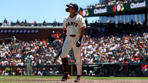 Lee Jung-hoo Goes Hitless in 3 At-Bats, 18-Game Hitting Streak Ends