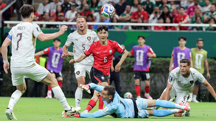 Hwang In-beom scores the equalizer during the 2026 FIFA World Cup Group A opening match between South Korea and the Czech Republic at Guadalajara Stadium in Zapopan, Mexico, on June 11 (local time). (Photo: Yonhap News)