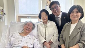 "Relieved to See Him Smile": Minister Choi Hwi-young Visits Choi Bul-am