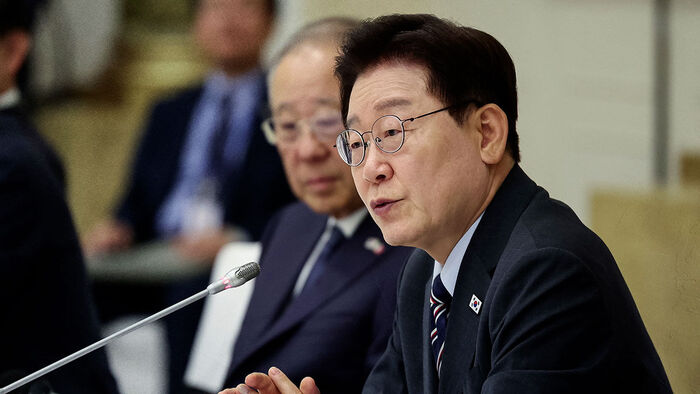 President Lee Orders Strict Investigation into 'Jamsil Protest' Obstruction, Citing Harassment of Civilians