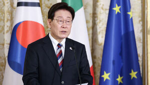 President Lee to Hold Virtual Meeting Tonight During Europe Tour to Discuss 'Ballot Shortage'