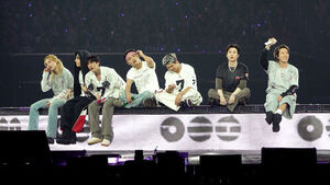 부산 모여든 11만 명 팬들&hellip;BTS 13주년 기념 함께했다