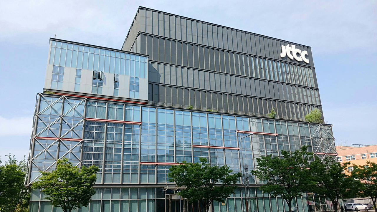중앙홀딩스·JTBC 등 5곳 기업 회생 신청…방미통위 "JTBC 재승인 절차 등 주목"