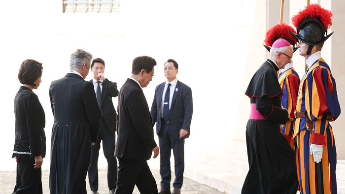President Lee Meets Pope Leo XIV... Hopes for Shared Understanding on 'Peace on the Korean Peninsula'