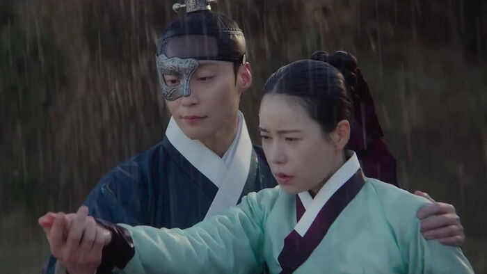 Lim Ji-yeon and Heo Nam-jun in 'My Royal Nemesis'