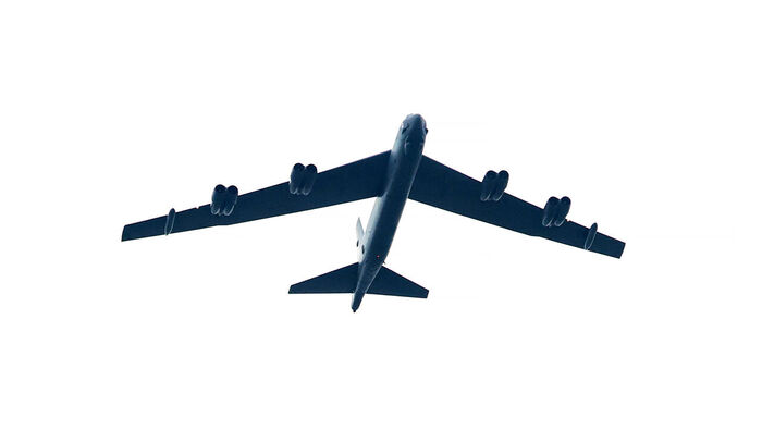 U.S. B-52 Bomber Crashes Shortly After Takeoff... All 8 On Board Presumed Dead