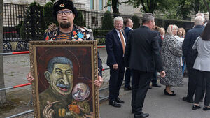 Russian Dissident Satirist Known for Putin Caricatures Assassinated in Poland