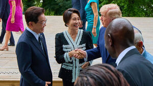 President Lee Attends G7 Official Dinner, Discusses Key Issues Next to Trump