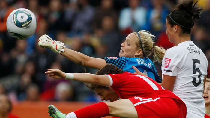 Jenny Bindon, who played as a goalkeeper for the New Zealand national team in the 2011 Women's World Cup (Photo: AP, Yonhap News)