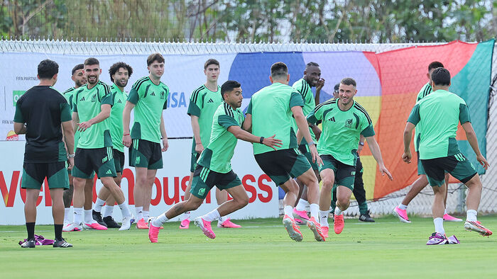 Mexican national football team players, including Santiago Giménez, train at the Zapopan Sports Arena near Guadalajara, Mexico, on June 17 (local time), a day before their second group stage match against South Korea in the 2026 World Cup in North America. (Photo: Yonhap News)