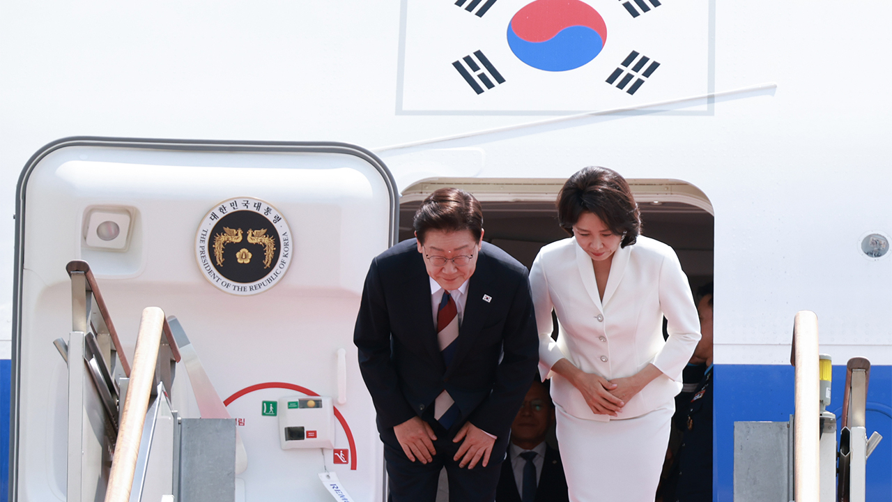이 대통령, 유럽 순방 마치고 귀국…김 총리·정청래 영접 나와