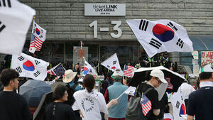 봉쇄 누가 뚫었나&hellip;경찰, 잠실개표소 지하로 무단침입 정황 수사