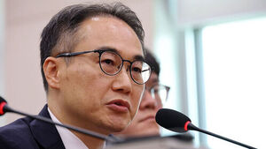Special Counsel Summons Former Prosecutor General Lee Won-seok Over Alleged Cover-up of Kim Keon-hee Investigation